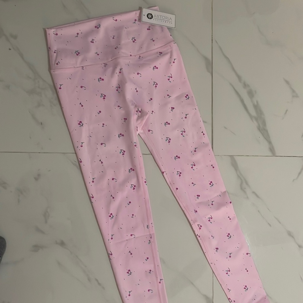 Astoria activewear Pink leggings with cherries, size s, NEW